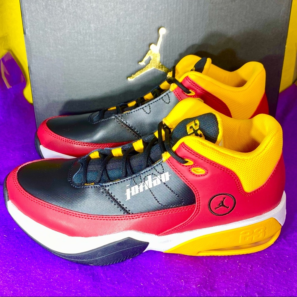 Jordan Max Aura 3 SE Gym Red Black University Gold DJ6245 607 Men’s 7 Wmns 8.5